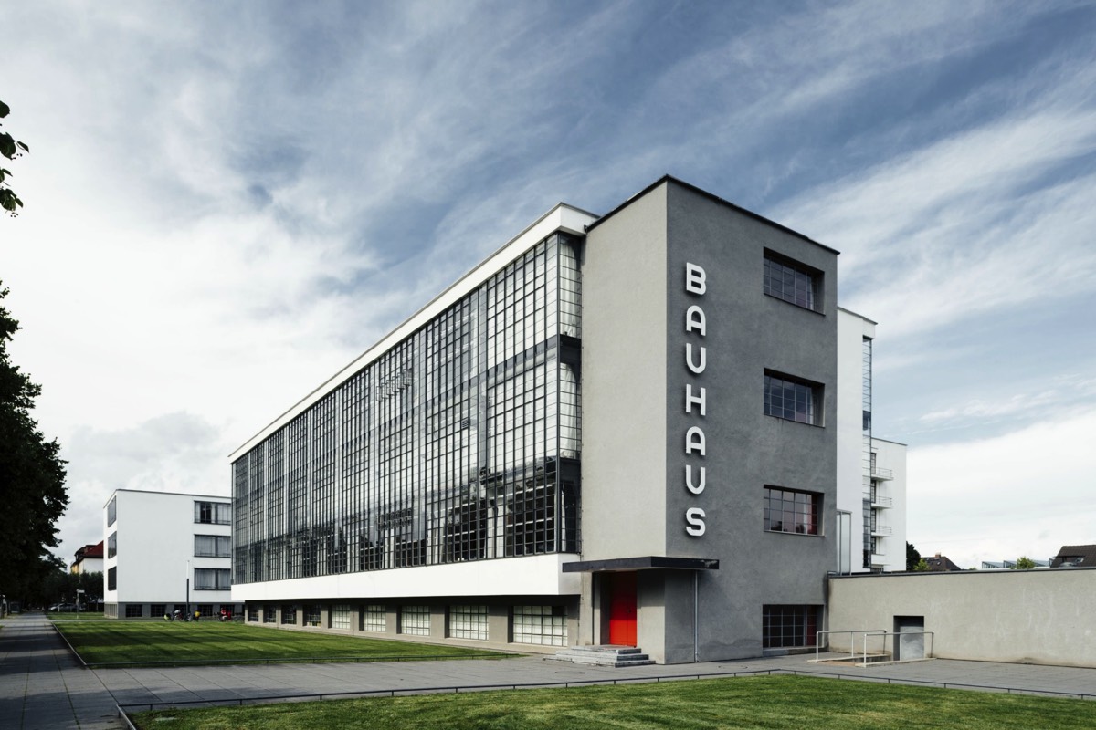 Le batiment du Bauhaus de Walter Gropius