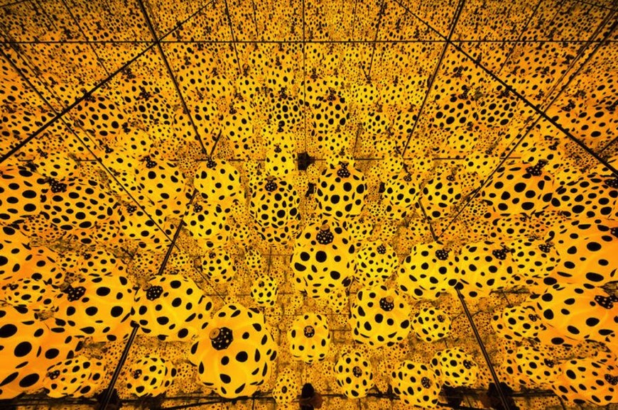 Yayoi Kusama’s infinity room, The Spirits of the Pumpkins Descended into the Heavens 2015